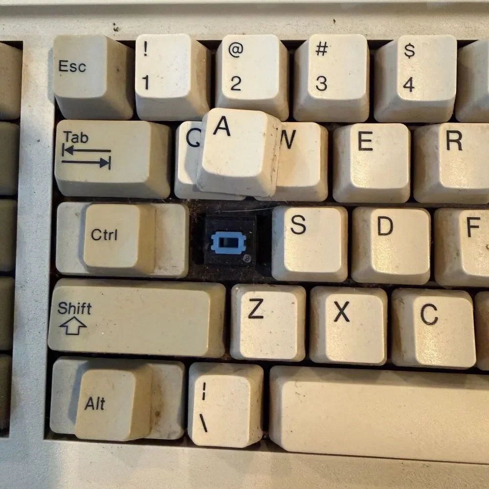 Leading Edge DC-2014 Vintage Keyboard Blue Switches DIN Untested